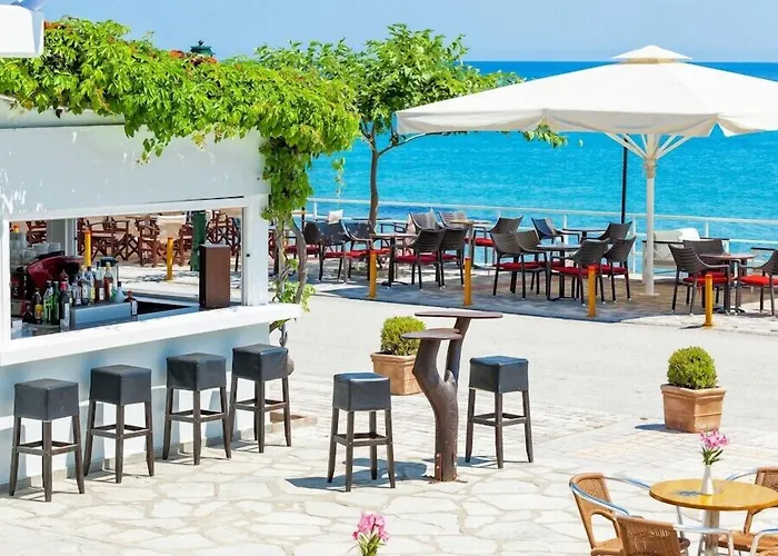 Dolphin Beach Отель 3*