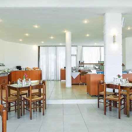 Xenios Dolphin Otel