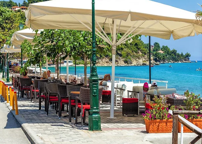 Dolphin Beach Hotel 3*