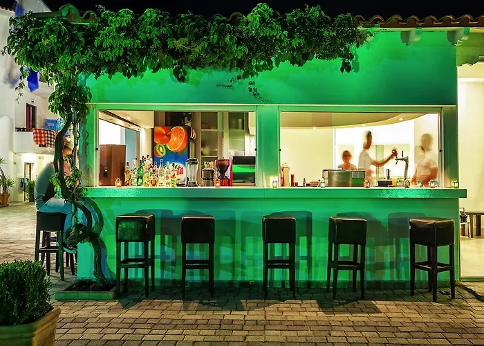 Dolphin Beach Hotel 3*