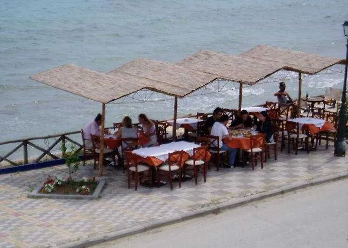 Dolphin Beach Hotel Possidi