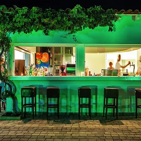 Dolphin Beach Отель 3*