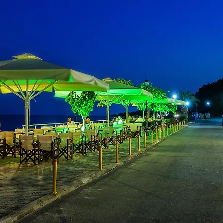 Dolphin Beach Отель Посиди