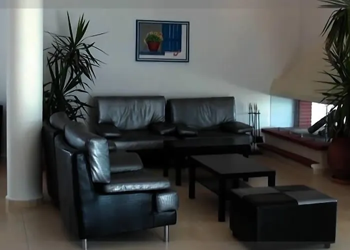 Dolphin Beach Hotell 3*