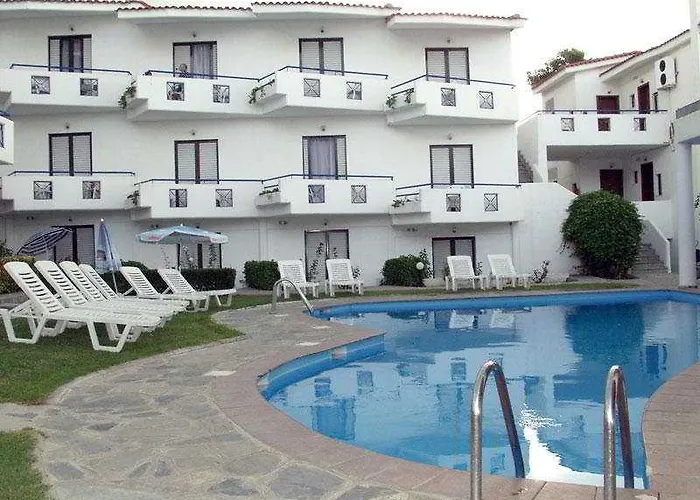 Xenios Dolphin מלון