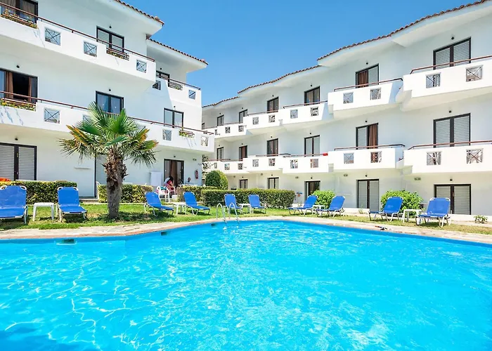 Dolphin Beach Hotell 3*